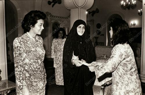 MAWAR DERMA CEK KEPADA MANGSA IRAN