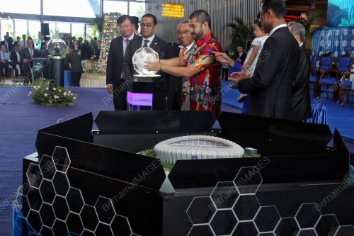 JB04_04082017_STADIUM_BOLA