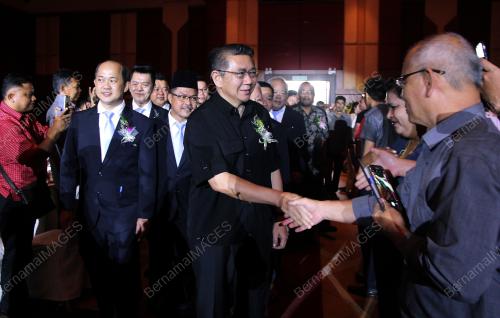 JB04_05052019_PERSATUAN_IKAN