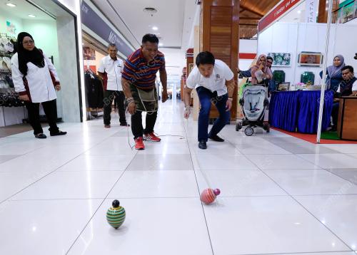 DATUK LARRY SNG WEI SHIEN