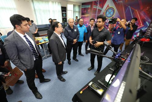 PROF DATUK DR AHMAD FAUZI ISMAIL