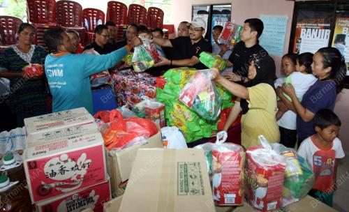 JB04_06122013_MANGSA_BANJIR