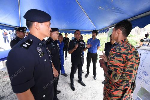 JB04_07022018_WARGA_SINGAPURA_SESAT