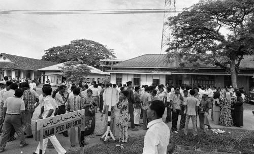 HARI PENAMAAN CALON