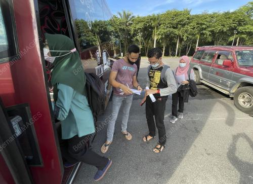 PELAJAR DIBENARKAN PULANG