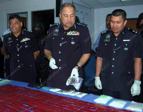 JB04_08022015_POLIS_JOHOR