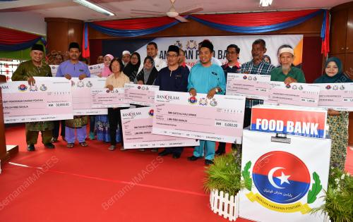 JB04_08082019_FOOD_BANK_BN201908087530