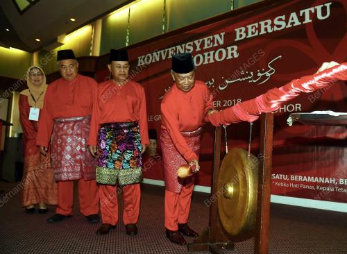 JB04_08122018_KONVENSYEN_BERSATU