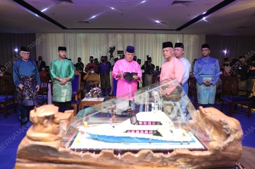 SULTAN IBRAHIM ALMARHUM SULTAN ISKANDAR