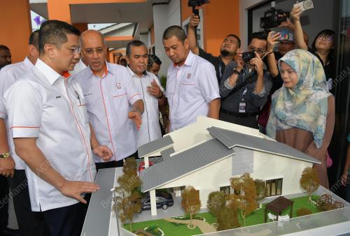 DATUK SERI MOHAMED AZMIN ALI