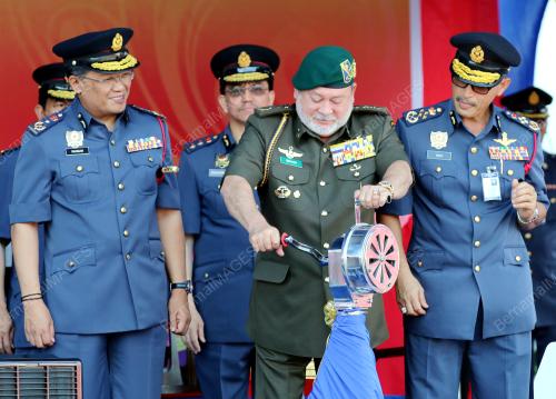 JB04_10052016_SULTAN_JOHOR