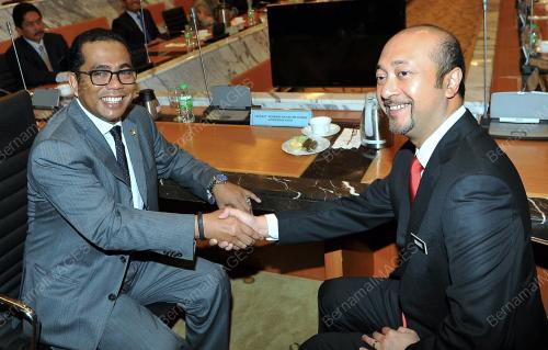 JB04_10062014_KHALED_n_MUKHRIZ