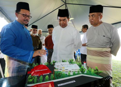 JB04_11032016_DATUK_AZIZ