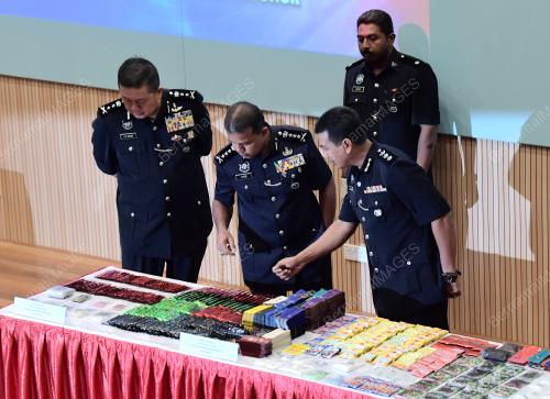 DATUK AYUB KHAN MYDIN PITCHAY