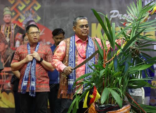 DATUK AARON AGO DAGANG