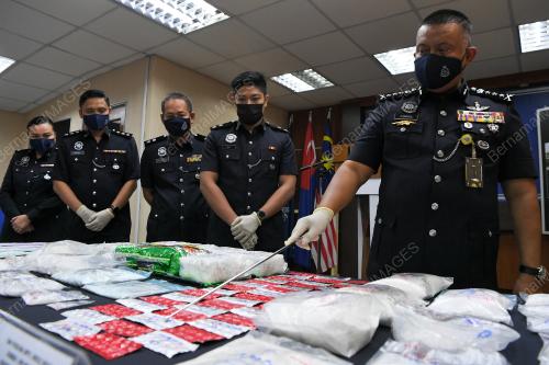 DATUK KAMARUL ZAMAN MAMAT