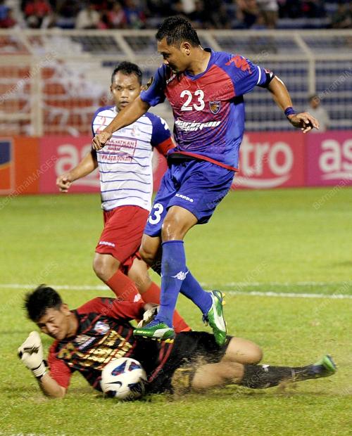 JB04_12042013_JOHOR_VS_KL_SPA