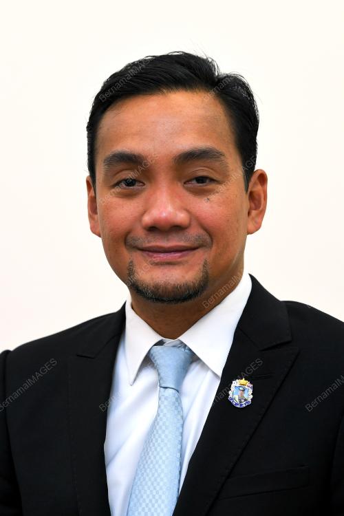 DATUK ONN HAFIZ GHAZI  