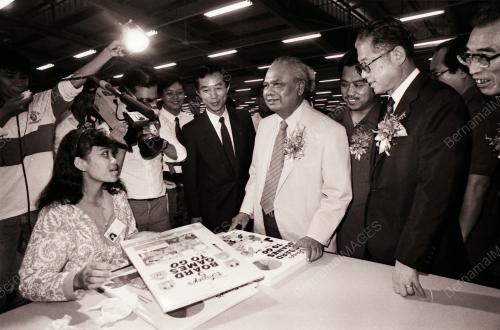 YAB ENCIK ABDUL GHAFAR BABA
