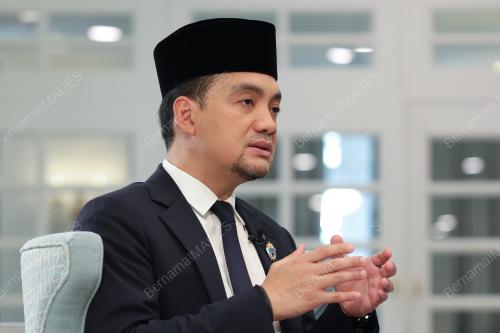 DATUK ONN HAFIZ GHAZI 