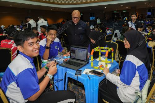DATUK TS DR AMINUDDIN HASSIM 