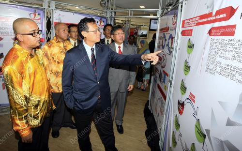 JB04_12122013_HARI_PENERANGAN