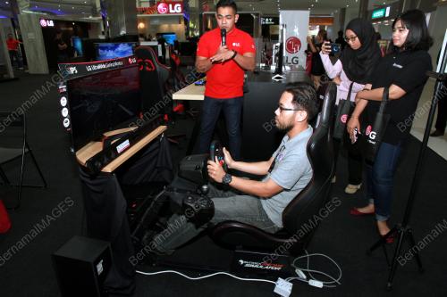 JB04_13072018_LG_ROADSHOW