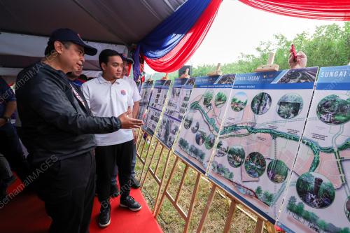 DATUK ONN HAFIZ GHAZI