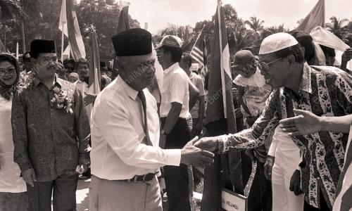 JB04_140390_RAKYAT