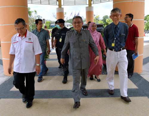 DATUK SERI DR ADHAM BABA