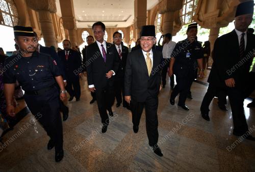JB04_14052018_MB_JOHOR_MASUK_PEJABAT