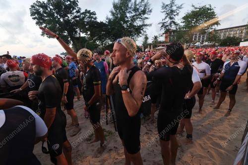 IRONMAN 70.3 DESARU COAST