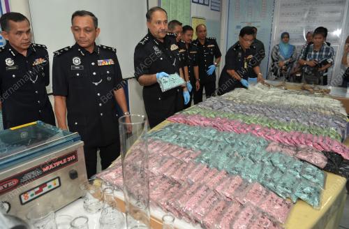 JB04_15062012_POLIS_DADAH