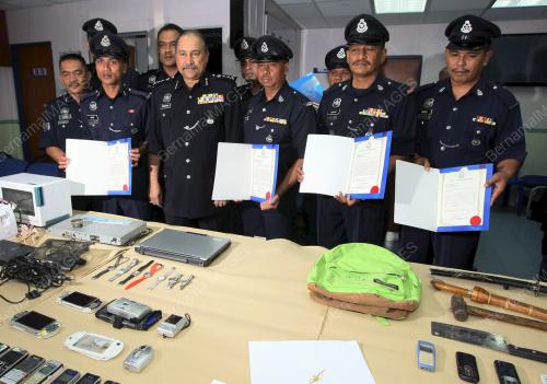 JB04_16072013_POLIS_MEDIA