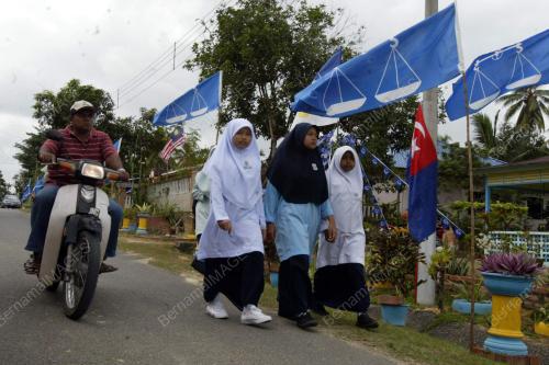 JB04_17012011_PERANG_BENDERA
