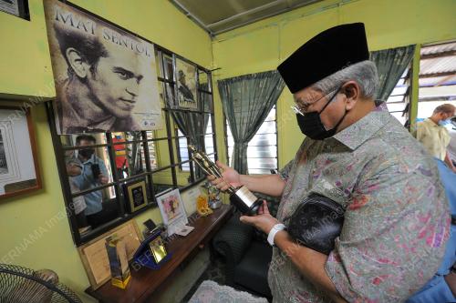TAN SRI ANNUAR MUSA
