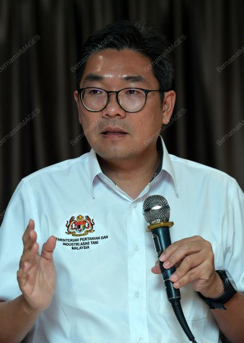JB04_18102019_PENTERNAK_BN201910164547