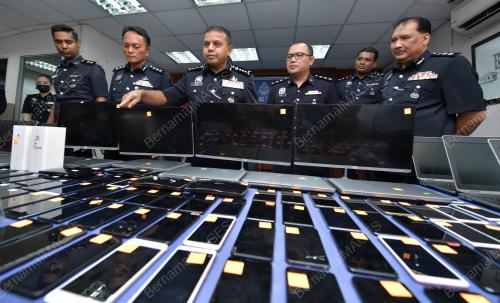 DATUK AYOB KHAN MYDIN PITCHAY