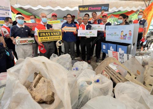 DATUK SERI DR ISMAIL ABD MUTTALIB