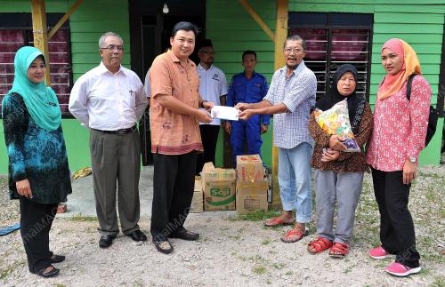 JB04_20012015_BANTUAN_BANJIR