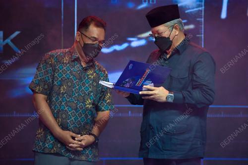 TAN SRI ANNUAR MUSA
