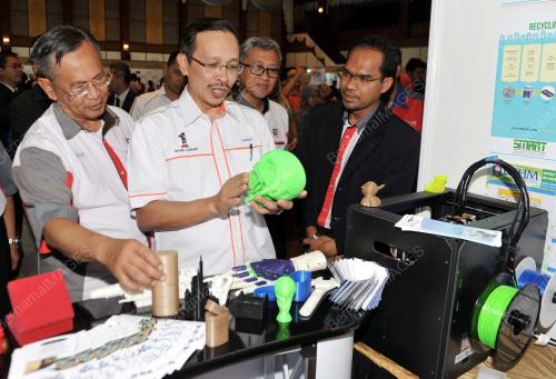 JB04_20082014_UTHM_-_INDUSTRY