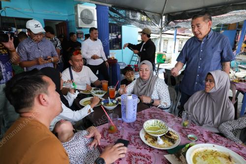 DATUK SERI SALAHUDDIN AYUB 