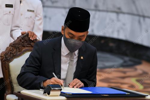 DATUK ONN HAFIZ GHAZI 