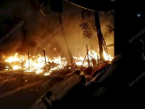 KENDERAAN TERBAKAR