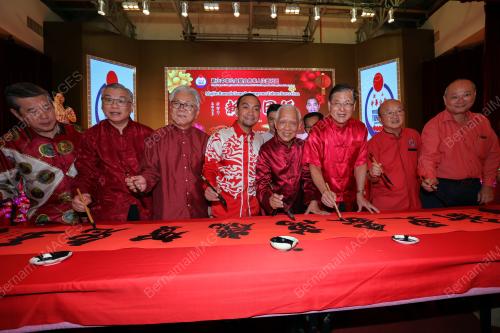 DATUK ONN HAFIZ GHAZI  