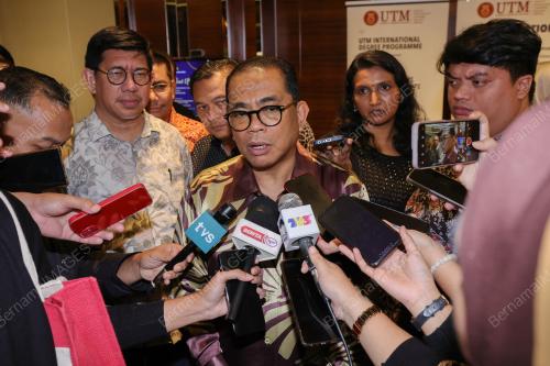 DATUK MOHAMED KHALED NORDIN 
