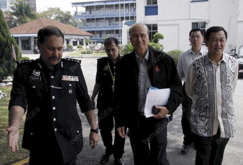 LEE LAM THYE