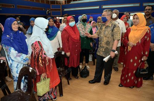 DATUK SERI DR ADHAM BABA