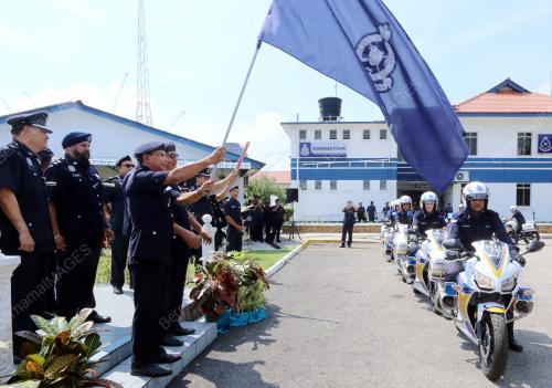 JB04_23112015_DATUK_ISMAIL